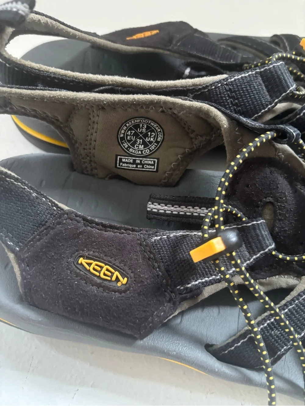 black KEEN Newport H2 Water Sport Hybrid Sandals size 13